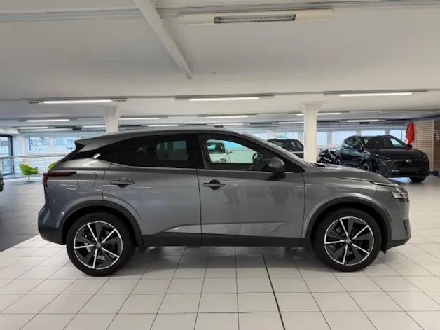 Nissan Qashqai 1.3 DIG-T MHEV Tekna Xtronic 4x4