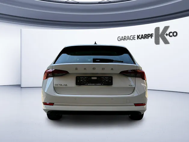 SKODA Octavia Combi 2.0 TDI DSG Ambition 4x4