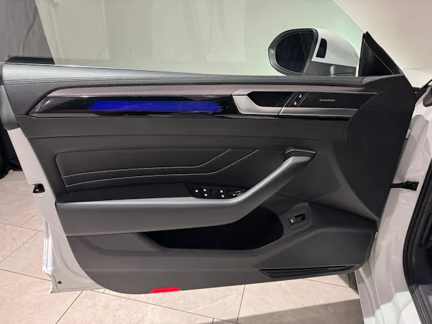 VW Arteon SB 2.0 TSI R-Line 4Motion DSG | CH | AHK 2200Kg |