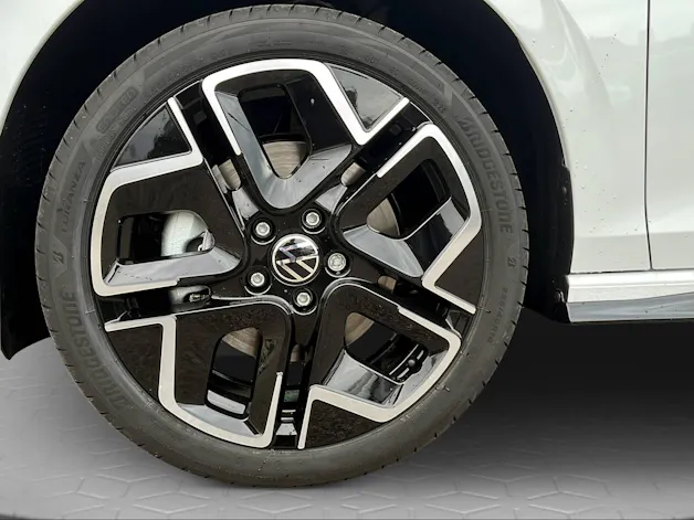 VW Golf 2.0 TSI R-Line DSG 4 Motion
