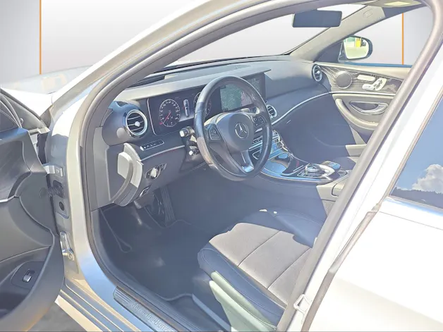 Mercedes-Benz E 400 AMG Line 4 Matic 9G-Tronic