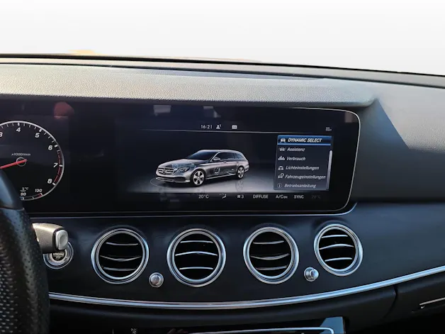 Mercedes-Benz E 400 AMG Line 4 Matic 9G-Tronic