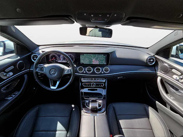 Mercedes-Benz E 400 AMG Line 4 Matic 9G-Tronic