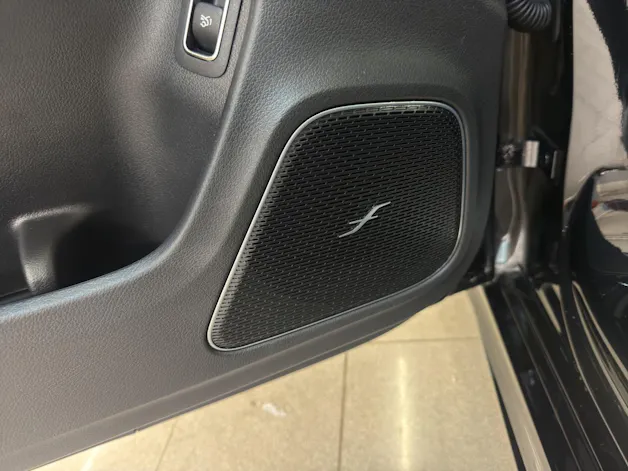 Mercedes-Benz CLA 220 4M - AMG / 360 Grad Kamera / Multibeam LED / Panorama-Dach