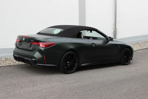 BMW M4 Cabrio Competition M CARBON EXTERIEURPAKET Individual *Frozen Deep Green*