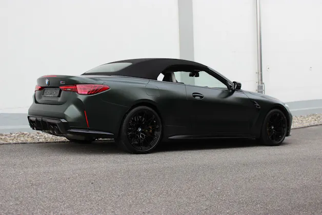BMW M4 Cabrio Competition M CARBON EXTERIEURPAKET Individual *Frozen Deep Green*
