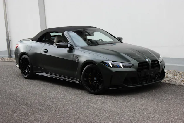 BMW M4 Cabrio Competition M CARBON EXTERIEURPAKET Individual *Frozen Deep Green*