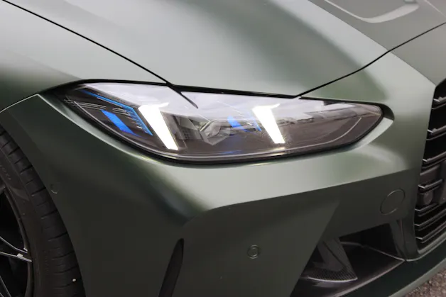BMW M4 Cabrio Competition M CARBON EXTERIEURPAKET Individual *Frozen Deep Green*