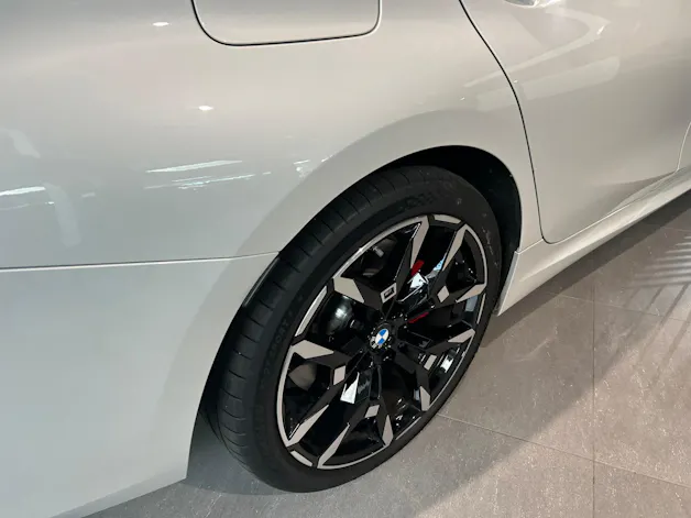 BMW 330e x DriveTouring Steptronic M Sport Pro