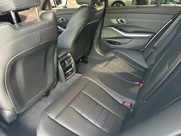 BMW 330e x DriveTouring Steptronic M Sport Pro