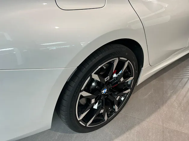 BMW 330e x DriveTouring Steptronic M Sport Pro