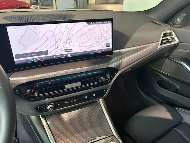 BMW 330e x DriveTouring Steptronic M Sport Pro