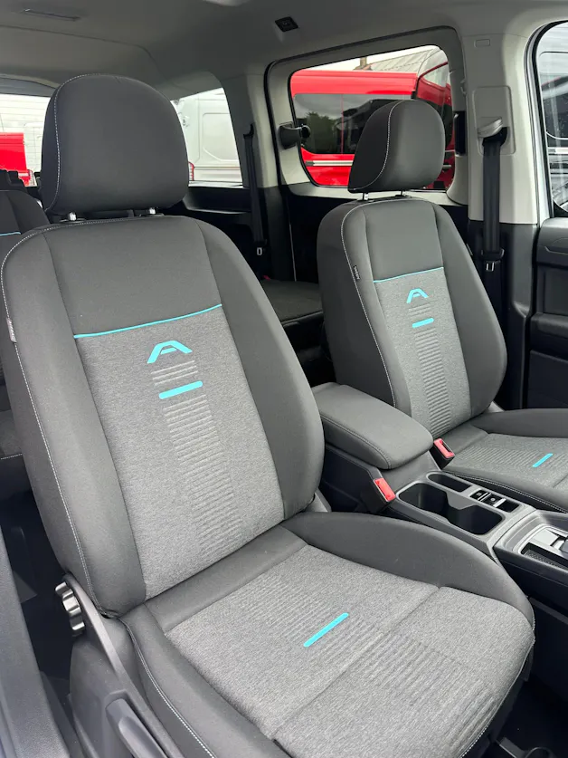 Ford TOURNEO CONNECT Grand 1.5 EcoB Active/PHEV/150CV