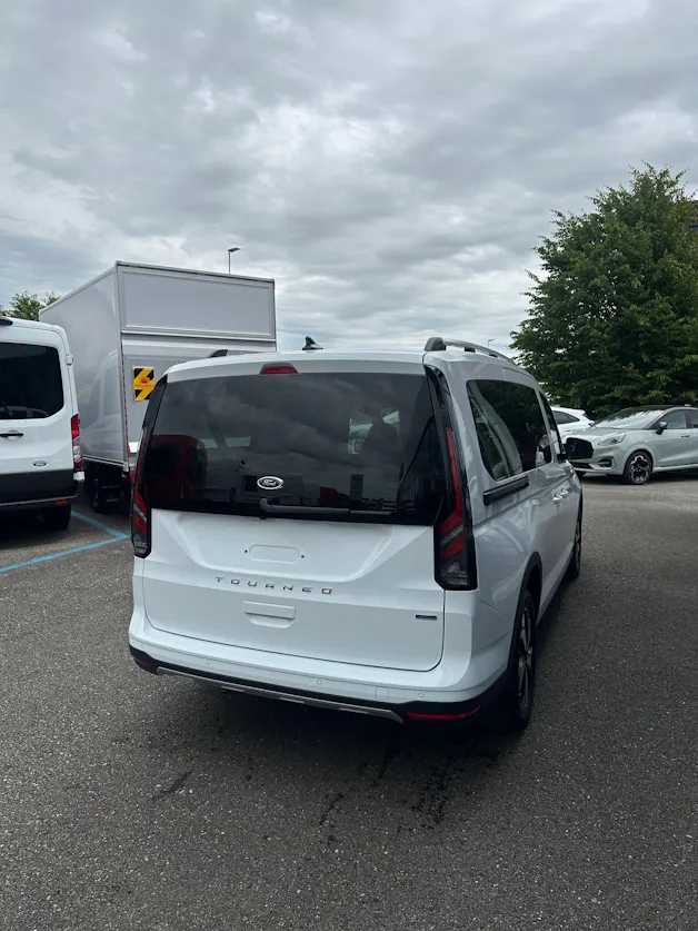 Ford TOURNEO CONNECT Grand 1.5 EcoB Active/PHEV/150CV