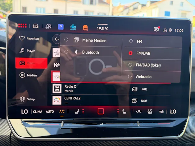 VW Golf GTI 2.0 TSI DSG FACELIFT *** PANORAMAGLASDACH & DCC FAHRWERK ***