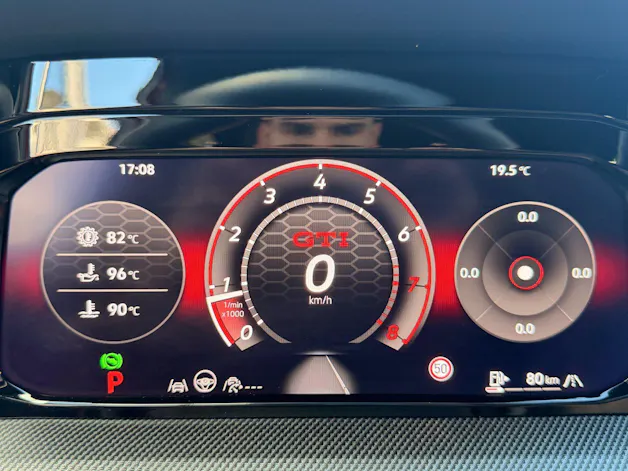 VW Golf GTI 2.0 TSI DSG FACELIFT *** PANORAMAGLASDACH & DCC FAHRWERK ***