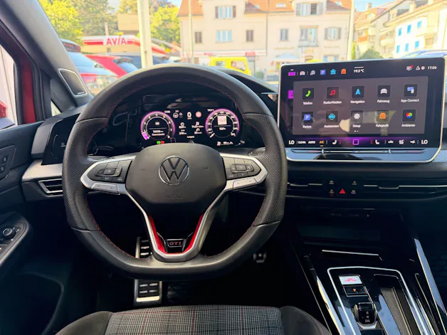 VW Golf GTI 2.0 TSI DSG FACELIFT *** PANORAMAGLASDACH & DCC FAHRWERK ***