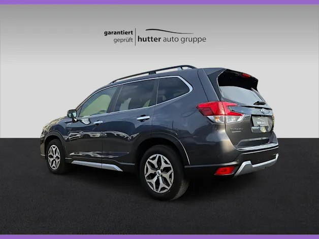 Subaru Forester Station 2.0i e-Boxer Swiss Plus