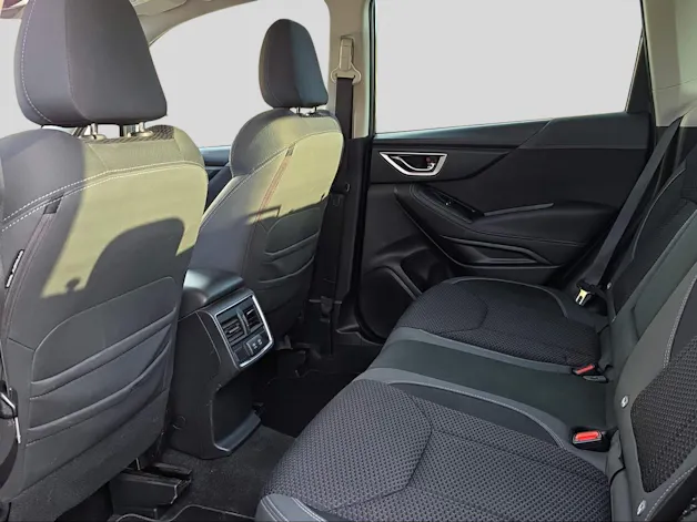 Subaru Forester Station 2.0i e-Boxer Swiss Plus