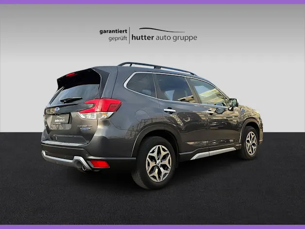 Subaru Forester Station 2.0i e-Boxer Swiss Plus