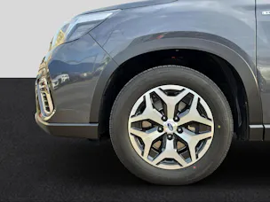 Subaru Forester Station 2.0i e-Boxer Swiss Plus