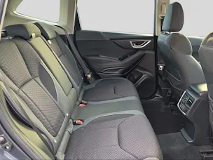 Subaru Forester Station 2.0i e-Boxer Swiss Plus