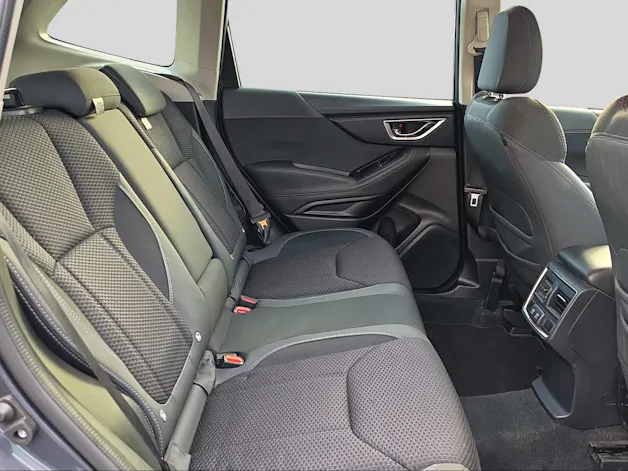 Subaru Forester Station 2.0i e-Boxer Swiss Plus