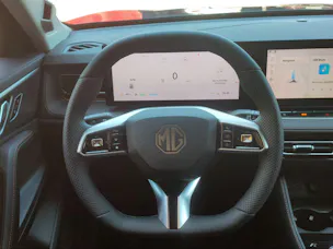 MG HS 1.5 Hybrid Luxury