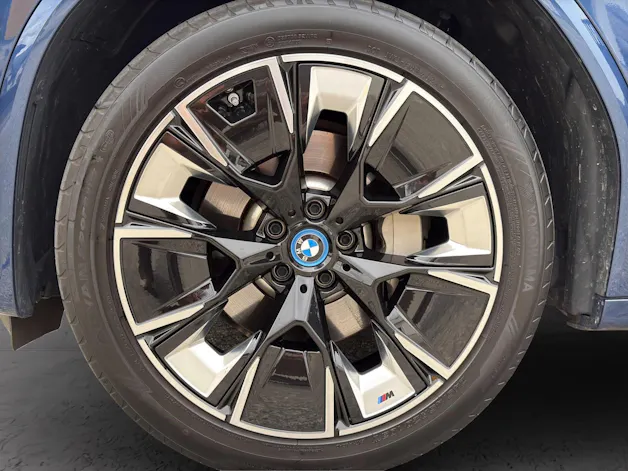 BMW iX3 IMPRESSIVE