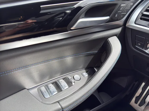 BMW iX3 IMPRESSIVE