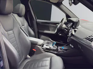 BMW iX3 IMPRESSIVE