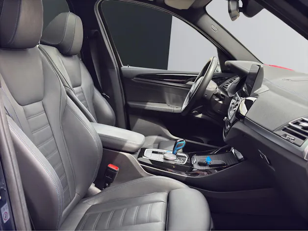 BMW iX3 IMPRESSIVE