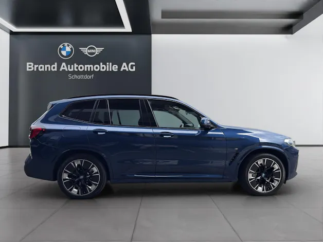 BMW iX3 IMPRESSIVE