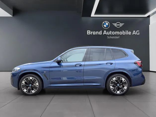 BMW iX3 IMPRESSIVE