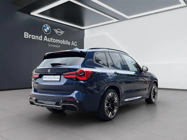 BMW iX3 IMPRESSIVE