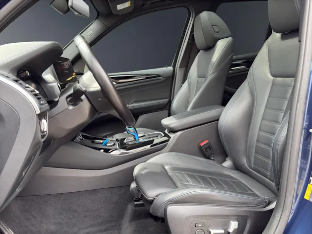 BMW iX3 IMPRESSIVE