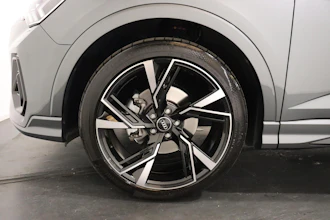 https://vehicle.imgix.net/4357240/2d4b1f6f-fb33-4e8d-8fa2-d5a34134952d.JPG