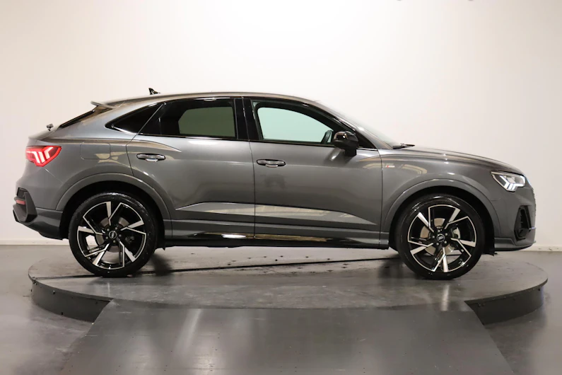 Fahrzeugbild AUDI Q3