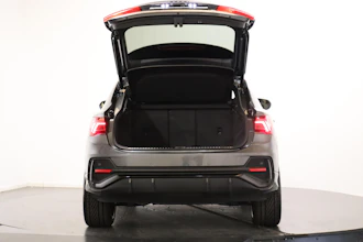 https://vehicle.imgix.net/4357240/b7a7da6d-7e7a-4100-b34c-3ec15abfe12c.JPG