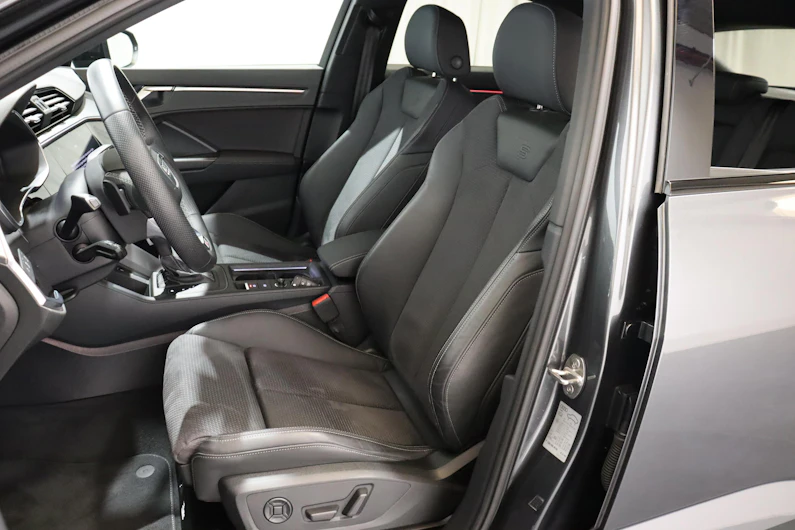 Fahrzeugbild AUDI Q3