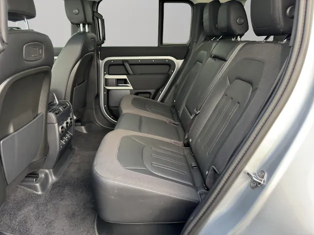 Land Rover Defender 110 2.0 SD4 240 First Edition