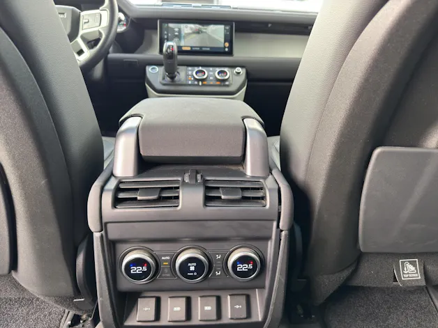 Land Rover Defender 110 2.0 SD4 240 First Edition