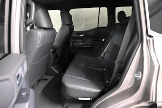https://vehicle.imgix.net/4357382/955b246f-c8c9-443d-bc07-79274553248e.jpg