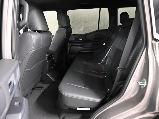 Toyota Land Cruiser 2.8 D 48V 230 Rebel
