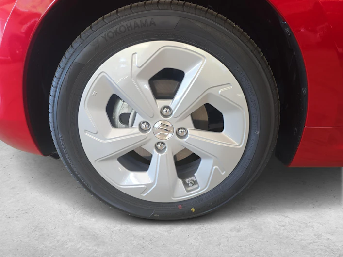 immagine del veicolo SUZUKI SWIFT