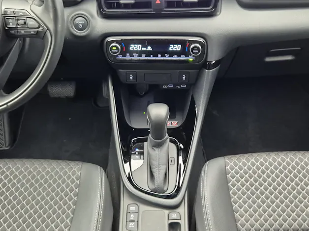 Toyota Yaris 1.5 VVT-i HSD Premium