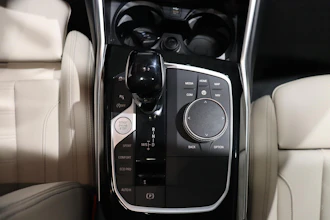 https://vehicle.imgix.net/4357462/24311673-e1bc-4238-b28f-c0d9e380a801.JPG