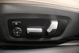 https://vehicle.imgix.net/4357462/9a1ae637-aee3-4d72-ba97-f568777eb460.JPG