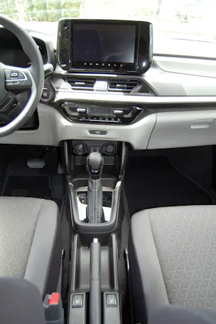 Suzuki Swift 1.2 Sakura Hybrid
