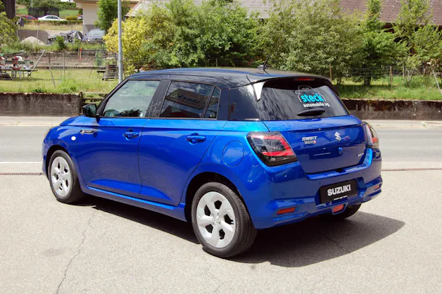 Suzuki Swift 1.2 Sakura Hybrid